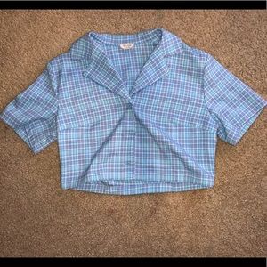 Brandy Melville San Diego. Cropped button down in blue